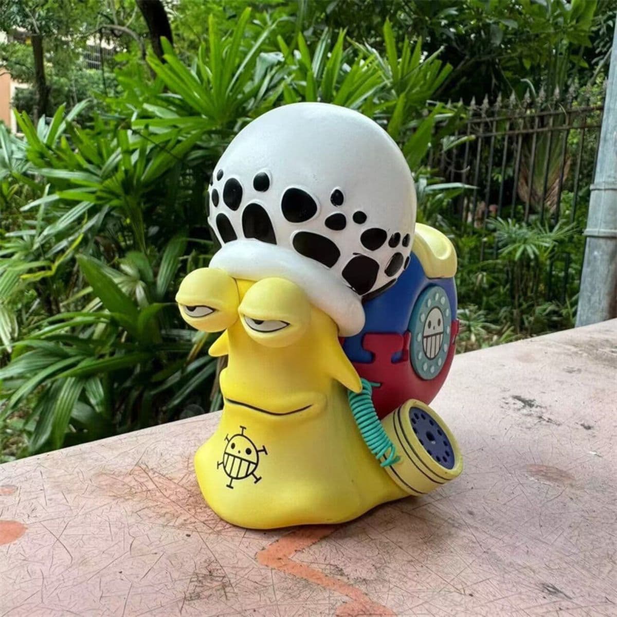 One Piece Trafalgar Law Transponder Snail Den Den Mushi PVC - Nakama Lebanon